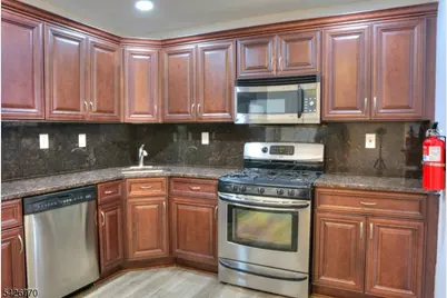 8 Amethyst Way #8, Franklin Township, NJ 08823 - Photo 14