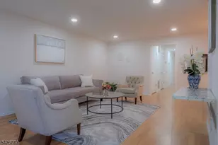 8 Amethyst Way, Franklin Township, NJ 08823 - Photo 2