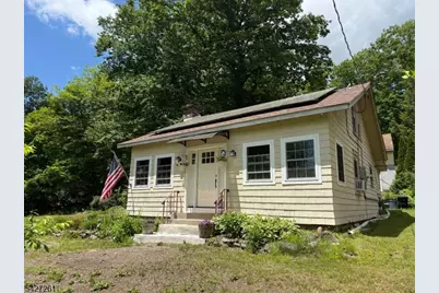 29 Lakeside Rd, West Milford, NJ 07421 - Photo 4