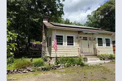 29 Lakeside Rd, West Milford, NJ 07421 - Photo 4