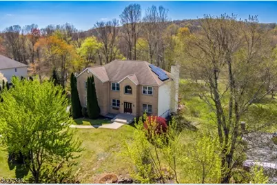 26 Swan Ln, Jefferson Township, NJ 07849 - Photo 4