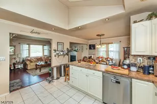 10 Evers Ct, Wayne, NJ 07470 - Photo 8