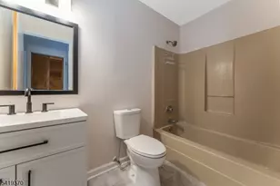 10 Glenn Ave, Glen Gardner, NJ 08826 - Photo 8
