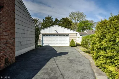 35 Payson Rd, Pequannock Township, NJ 07440 - Photo 36