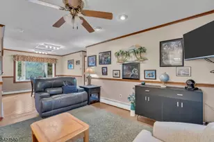 106 Louis Ln, Hackettstown, NJ 07840 - Photo 4