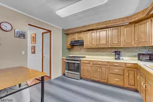 106 Louis Ln, Hackettstown, NJ 07840 - Photo 10