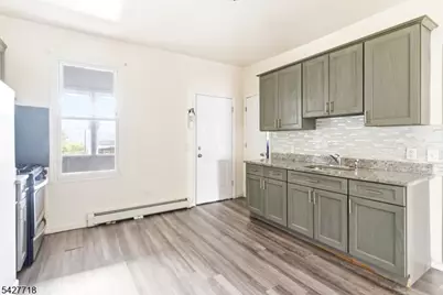 51 Richards St, Newark, NJ 07105 - Photo 12
