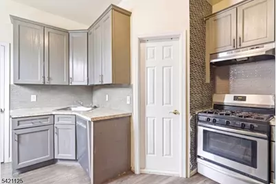 237 Astor St, Newark, NJ 07114 - Photo 4