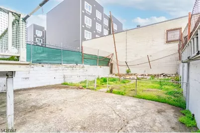 204 Parkhurst St, Newark, NJ 07114 - Photo 26
