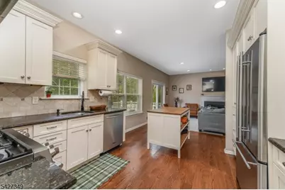 45 Grandin Court, Union Township, NJ 08802 - Photo 2