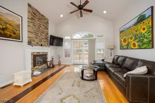 1 Turnberry Ln, Hardyston Township, NJ 07419 - Photo 4