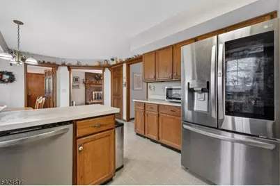 2 Rittenhouse Cir, Raritan Township, NJ 08822 - Photo 10