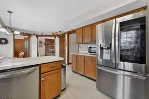 2 Rittenhouse Cir, Raritan Township, NJ 08822 - Photo 10