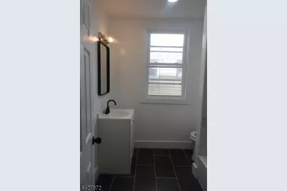588 Bergen St #2, Newark, NJ 07108 - Photo 4