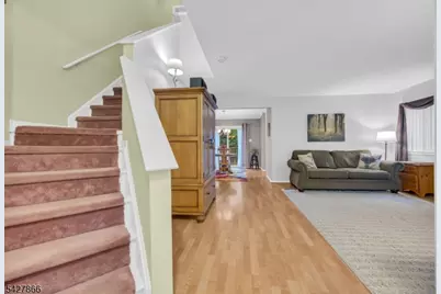 68 Hampton Ct, Hillsborough Township, NJ 08844 - Photo 16