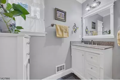 68 Hampton Ct, Hillsborough Township, NJ 08844 - Photo 8