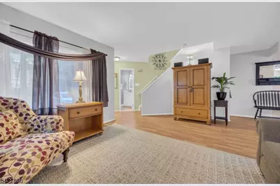 68 Hampton Ct, Hillsborough Township, NJ 08844 - Photo 6