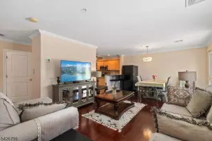 43 Manchester Ct, Kinnelon, NJ 07405 - Photo 2