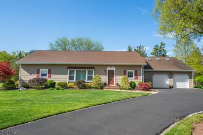 18 Stonewyck Dr, Hillsborough Township, NJ 08844 - Photo 2