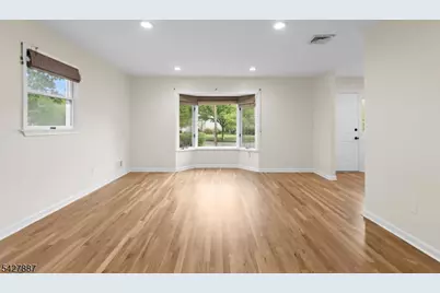 363 Vesta Ct, Ridgewood, NJ 07450 - Photo 6