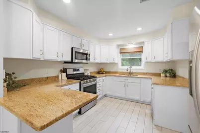 363 Vesta Ct, Ridgewood, NJ 07450 - Photo 2