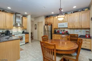 59 Spring Hill Cir, Wayne Twp., NJ 07470 - Photo 12