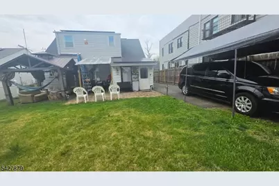115 Hawthorne St, Roselle, NJ 07203 - Photo 8
