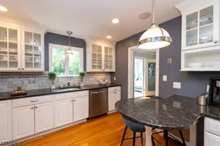 32 Yale St, Maplewood Twp., NJ 07040 - Photo 10