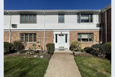 7B Troy Dr #B, Springfield Twp., NJ 07081 - Photo 2