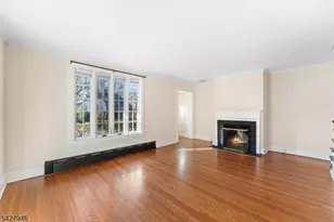 57 Pomander Walk, Ridgewood, NJ 07450 - Photo 2
