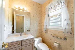 148 S Ridgedale Ave, East Hanover Township, NJ 07936 - Photo 6