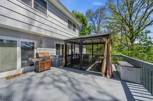 21 Robin Hood Rd, Parsippany, NJ 07950 - Photo 32