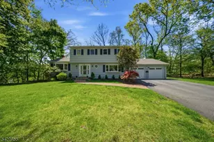 21 Robin Hood Rd, Parsippany, NJ 07950 - Photo 2