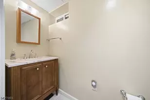 21 Robin Hood Rd, Parsippany, NJ 07950 - Photo 30