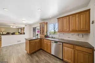 21 Robin Hood Rd, Parsippany, NJ 07950 - Photo 14