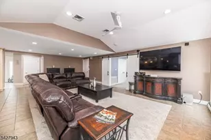 19 Harwood Pl, Wayne, NJ 07470 - Photo 12