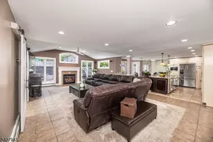 19 Harwood Pl, Wayne, NJ 07470 - Photo 10