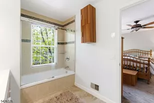 2063 Drake Ct, Mahwah Twp., NJ 07430 - Photo 20