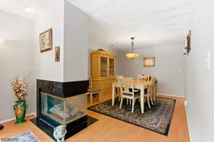 2063 Drake Ct, Mahwah Twp., NJ 07430 - Photo 4