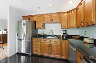 2063 Drake Ct, Mahwah Twp., NJ 07430 - Photo 10
