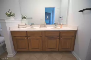1012 Cunningham Ct, Belleville, NJ 07109 - Photo 30