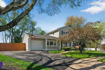 8 Lee Ct, Mount Olive, NJ 07836 - Photo 4