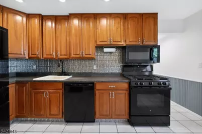 8 Lee Ct, Mount Olive, NJ 07836 - Photo 12