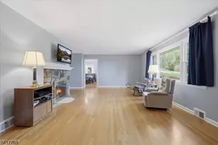 9 Henderson Hill Rd, Union Township, NJ 08827 - Photo 4