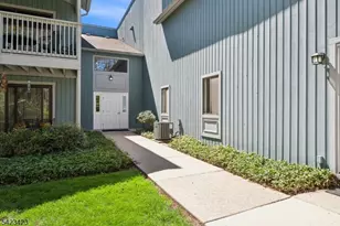 73 Drake Ln, Roxbury Township, NJ 07852 - Photo 2
