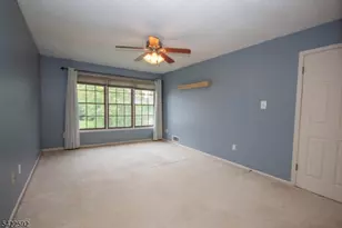 22 Burlington Ct, Hamburg, NJ 07419 - Photo 18