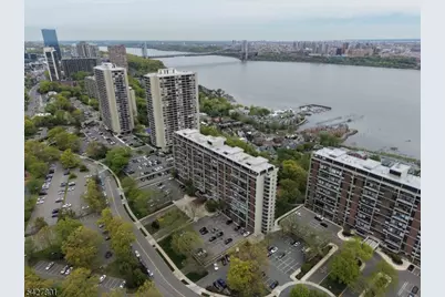 2 Horizon Road, Fort Lee, NJ 07024 - Photo 28