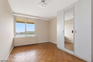 2 Horizon Rd, Fort Lee, NJ 07024 - Photo 16