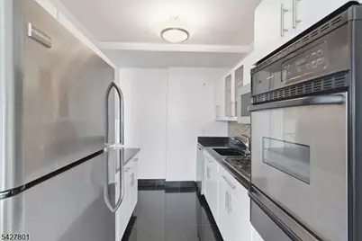 2 Horizon Road, Fort Lee, NJ 07024 - Photo 10