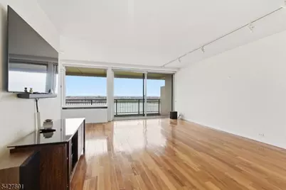2 Horizon Road, Fort Lee, NJ 07024 - Photo 6